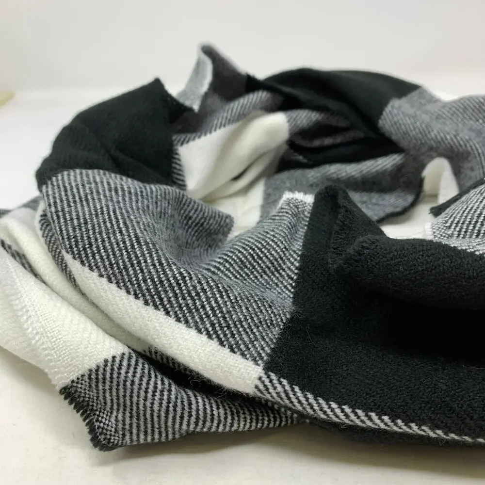 Old Navy Infinity Scarf Flannel White Black Plaid One Size